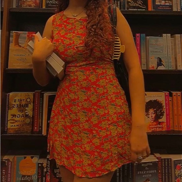 Red floral dress, vintage, mini, size 1, can fit up to size 4 - Picture 1 of 5